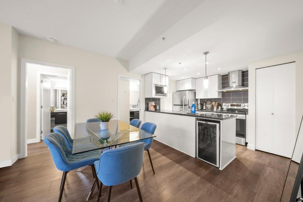 Dazzling Condo By Stadium Downtown With Free Parking Vancouver Eksteriør billede