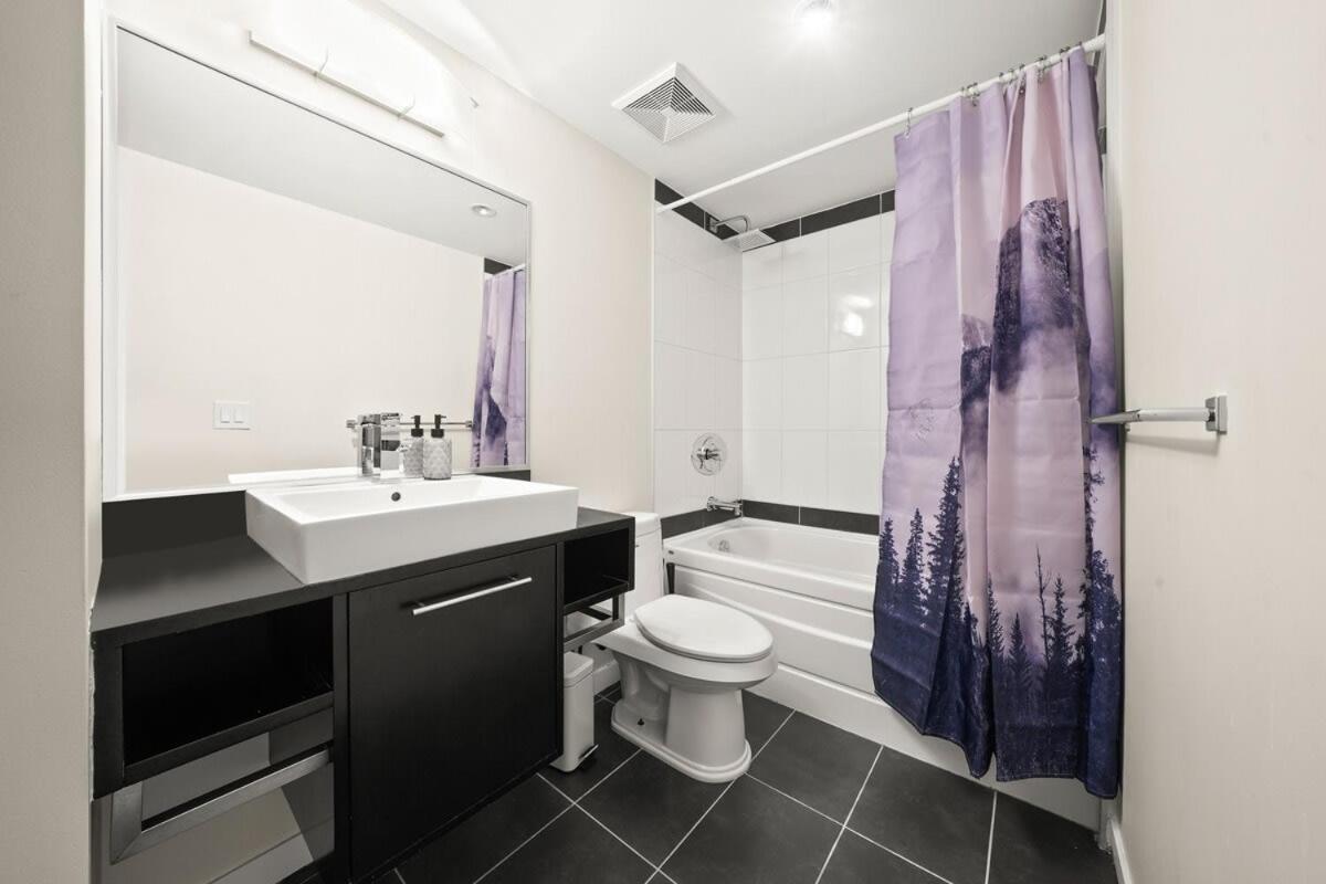 Dazzling Condo By Stadium Downtown With Free Parking Vancouver Eksteriør billede