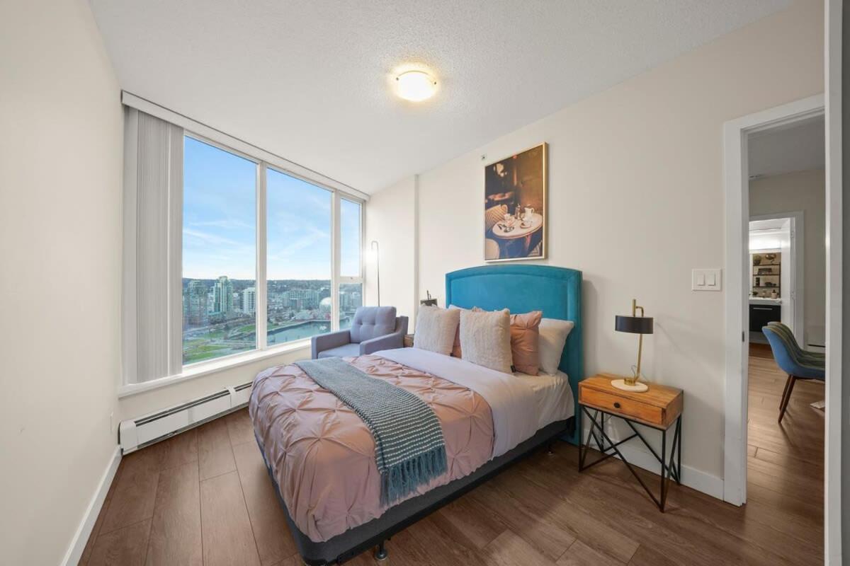 Dazzling Condo By Stadium Downtown With Free Parking Vancouver Eksteriør billede