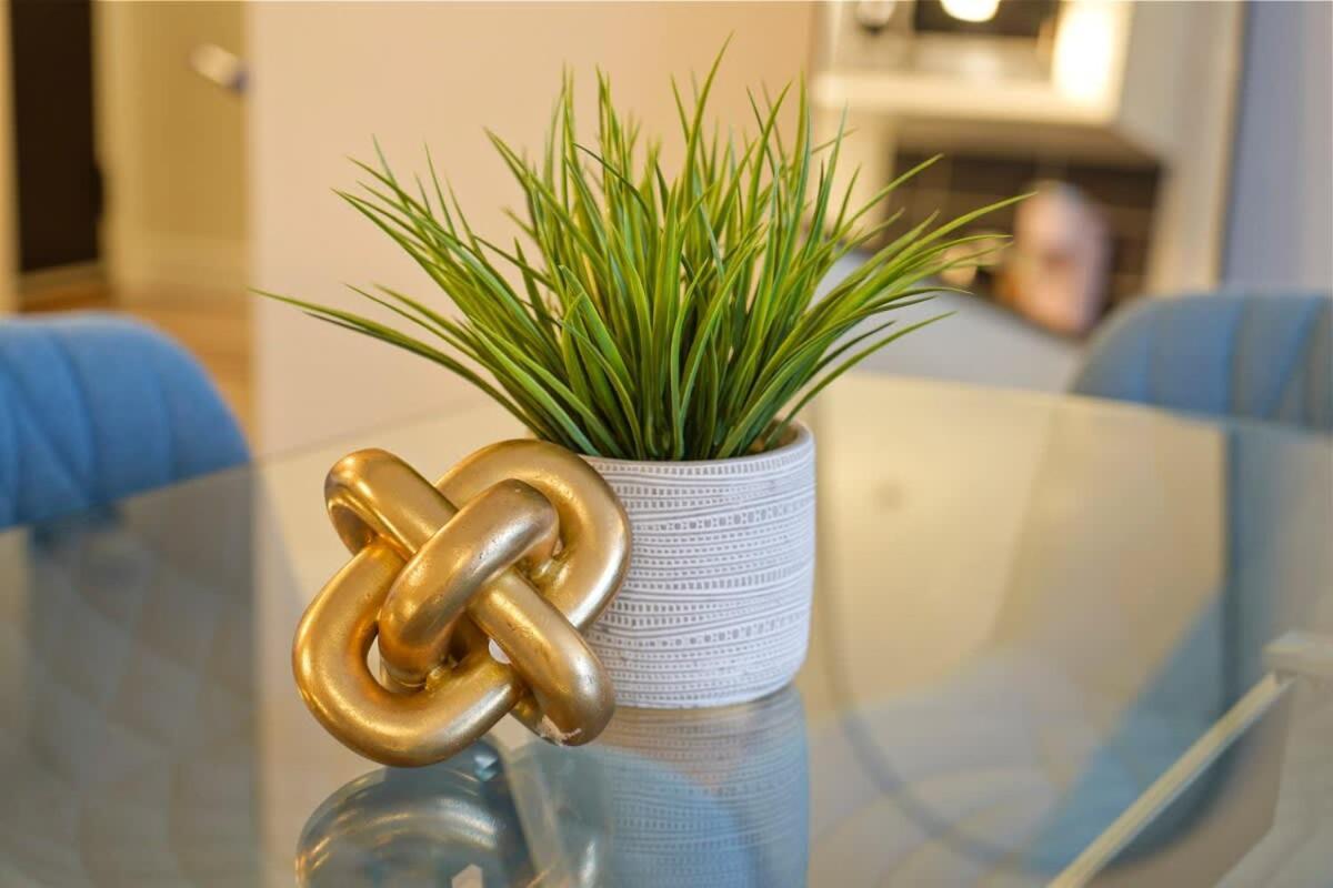 Dazzling Condo By Stadium Downtown With Free Parking Vancouver Eksteriør billede