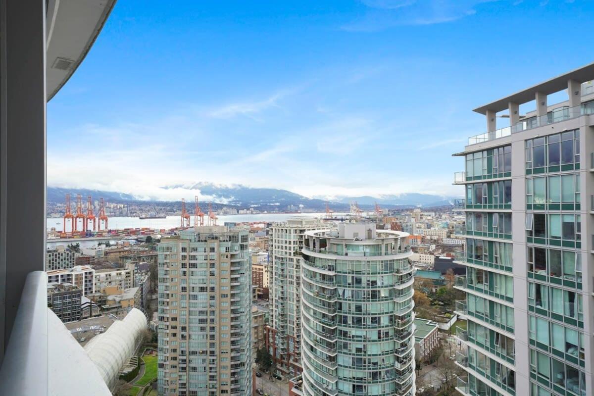 Dazzling Condo By Stadium Downtown With Free Parking Vancouver Eksteriør billede
