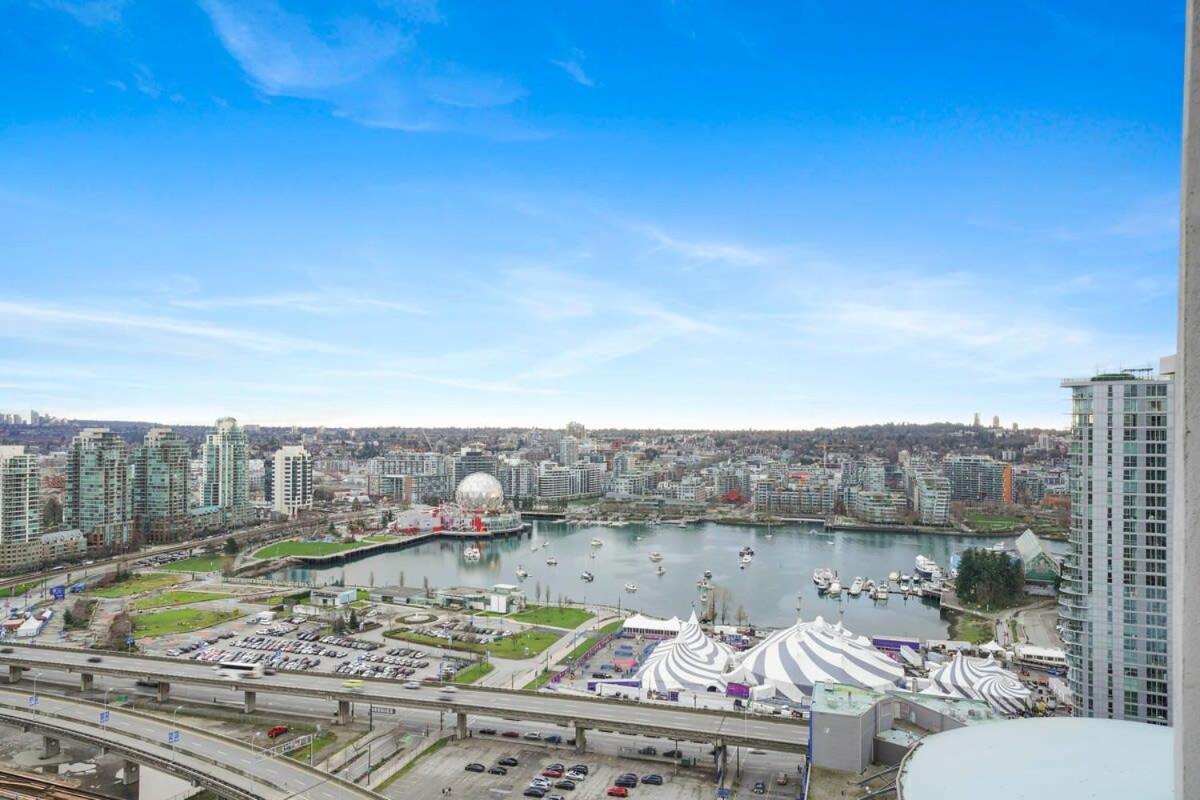 Dazzling Condo By Stadium Downtown With Free Parking Vancouver Eksteriør billede