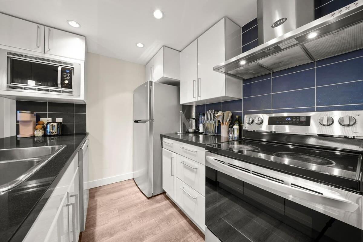 Dazzling Condo By Stadium Downtown With Free Parking Vancouver Eksteriør billede