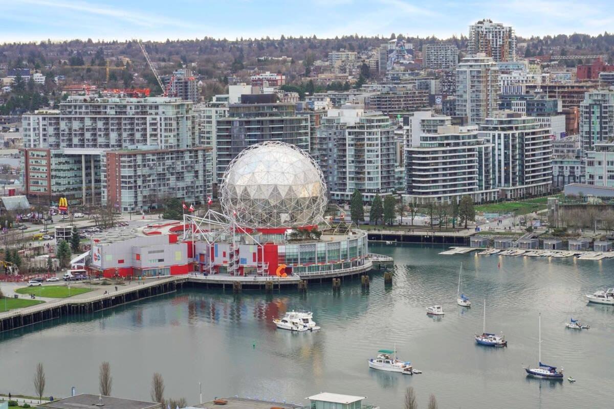 Dazzling Condo By Stadium Downtown With Free Parking Vancouver Eksteriør billede